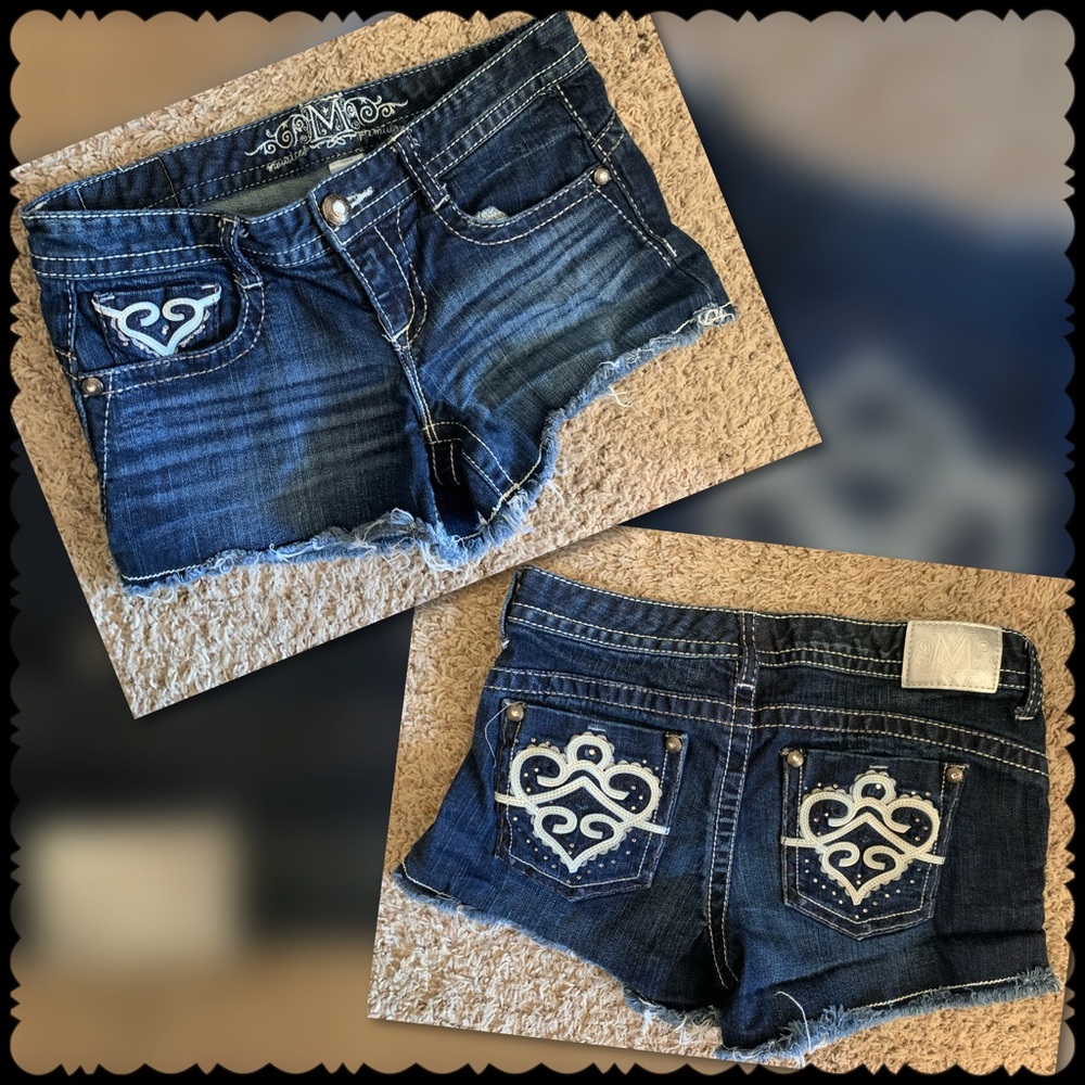 Maurices PREMIUM Frayed Hem Jean Shorts NW…